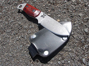 Kleines Messer aus Federstahl für den Outdoor-Einsatz